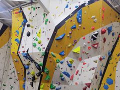 -问山MountQuest攀岩馆