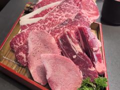 -铭牛烧肉·和牛海鲜自助(高新月牙湖店)