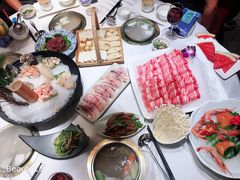 -泓炙颐凤鲜海鲜火锅料理(桐乡店)