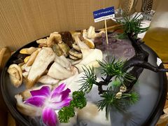 -一朵菌·野生菌探索家火锅(南亚店)