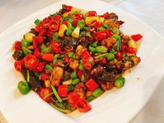 景颇小炒鸡-一栋洋楼云南菜馆