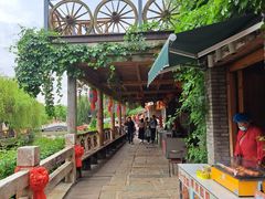 -雪山彩虹谷景区