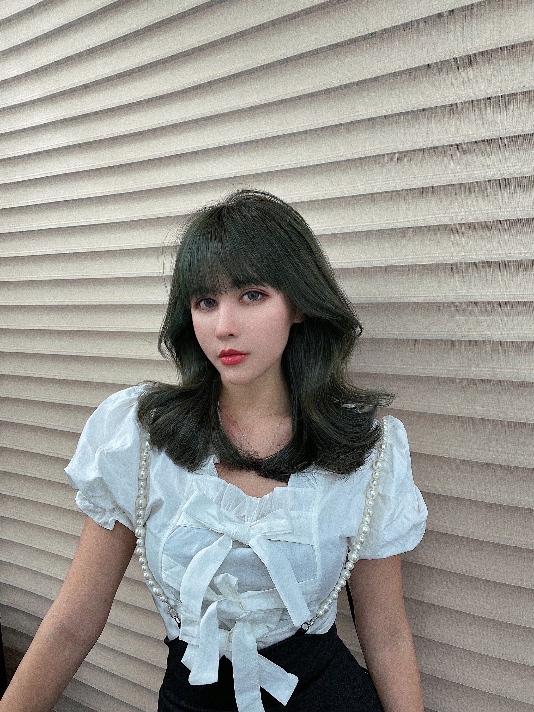 烟熏灰绿色,气垫造型#美发店 #最美发型 「instyle造型(平安金融中心