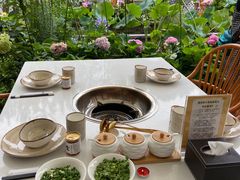 -墨居上隐·院子里火锅(峨眉店)