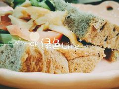 -全家便利店(洛川东路店)