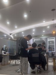 点击看大图 -八佰伴8008星级形象店