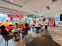 大堂-肯德基(成山路地铁站店)