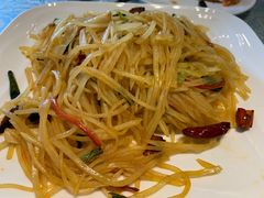 酸辣土豆丝-巴扎美食·新疆菜·西域歌舞表演餐厅(新疆大厦店)