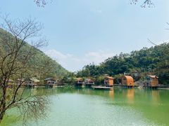 -十万大山布透温泉