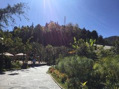 -腾冲洞山温泉村