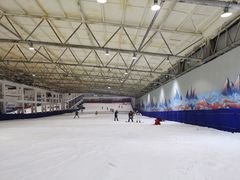 -乔波室内滑雪场