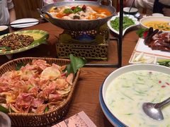 -老滇山寨•云南特色菜•地方菜•民族风情歌舞表演(金碧店)