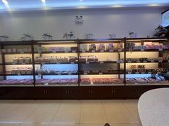 -红宝石·鲜奶小方·海派西点房(南丹店)