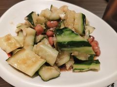 京城拍黄瓜-胖哥俩肉蟹煲(湖滨银泰in77店)