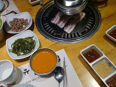 -唯成•韩国炭火烤肉 유성고기