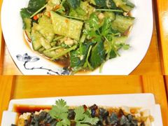 蒜泥黄瓜-三里屯土灶炖公鸡地锅鸡(江东店)