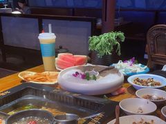 -老牌坊云南鱼豆花火锅(哈西万达店)