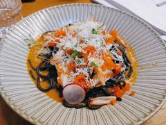 阿拉斯加蟹肉配海胆酱墨鱼汁意面-CHILLAX轻乐时(侨建·Hi City店)