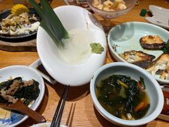 牛肉盖饭与乌冬面定食-万鱼亭·筑地屋 日本料理(淮海街店)