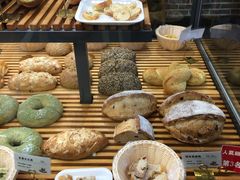 -焙丽拾光(麦凯乐直营店)