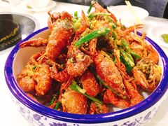 -虾弄弄海派小龙虾·牛羊蝎子火锅