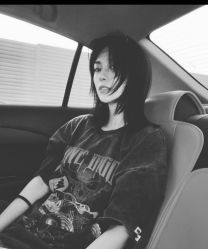 -变画·发型STUDIO