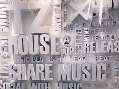 -TZ House音乐现场(来福士中心店)