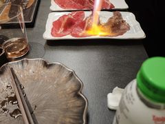 -铭牛烧肉·和牛海鲜自助(高新月牙湖店)