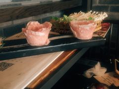 松阪猪-湊湊火锅·茶憩(新中关购物中心店)