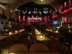 -FOUR PLAY BAR