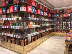 零售区-VENCHI 闻绮(北京国贸商城店)