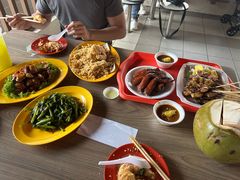 -东海岸人工湖美食村