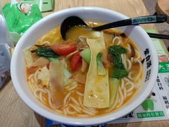 -蒙自源米线大王(花园城商场店)