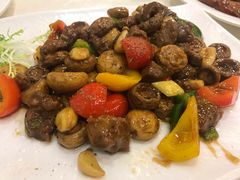 金蒜蘑菇炒肥牛粒-有腥气私房菜·寻味顺德