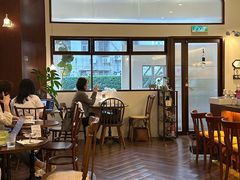 -Café Monson