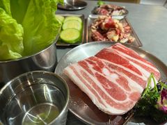 -围炉肉舍•炭烤活鳗•丹东海鲜烤肉(步行街店)