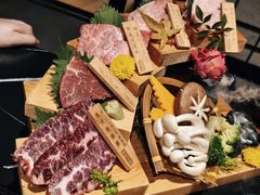 -山川小町·极番烧肉(新地假日广场店)