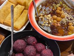 -爆炸头阿姨小四川正宗川味小吃(无任何分店)