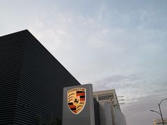 -杭州西湖保时捷售后服务中心(绍兴路店)