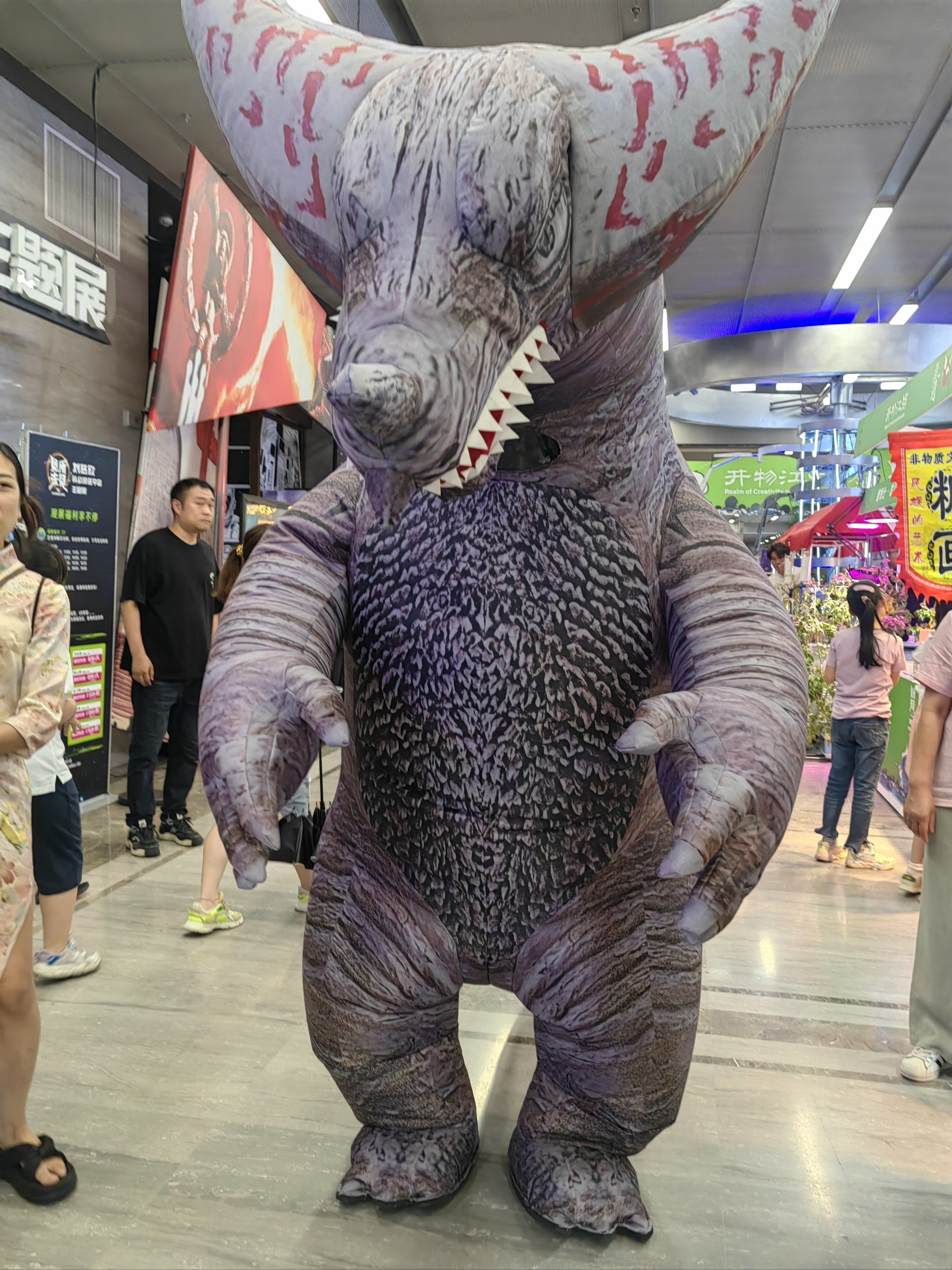 哥莫拉的爪子算是握住了