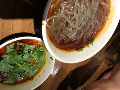 万记特色酸辣粉-万记麻辣烫国展总店