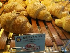 榴莲流心牛角-天母蓝鸟烘焙·蛋糕·下午茶(时代城广场店)