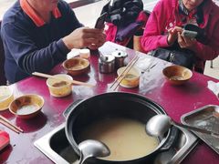 -牛羊鲜汤锅(塔公镇菜市场店)