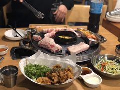 -江南猪肉商会无限续吃(弘大店)
