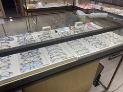 -吴良材眼镜(美罗城店)