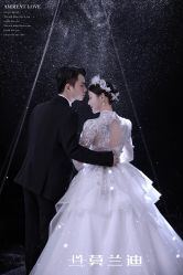 -莫兰迪婚纱摄影