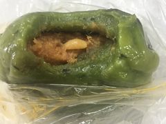 艾叶咸蛋黄肉松青团-王家沙点心店(南京西路总店)
