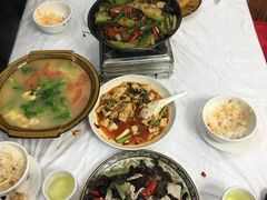 -乡土特色.冷锅鱼.牦牛肉汤锅