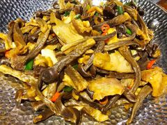 -雀舞云南菜(天津天河城购物中心店)