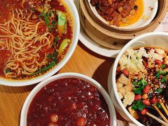 -诚铭记·虾仁汤包·成都小吃(融创店)